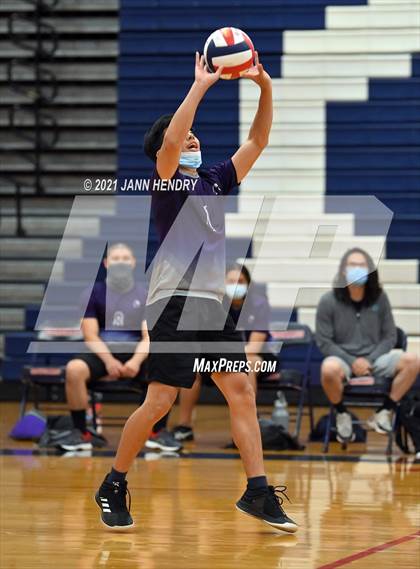 Thumbnail 3 in Silverado vs. Sierra Vista photogallery.