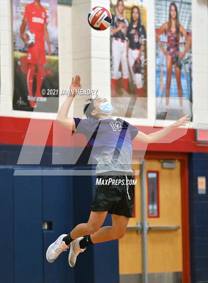 Thumbnail 1 in Silverado vs. Sierra Vista photogallery.