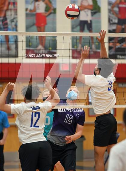 Thumbnail 1 in Silverado vs. Sierra Vista photogallery.