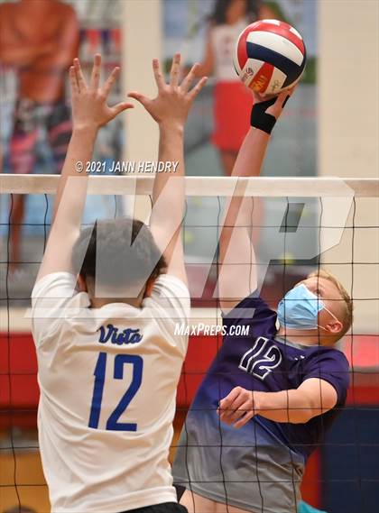 Thumbnail 2 in Silverado vs. Sierra Vista photogallery.