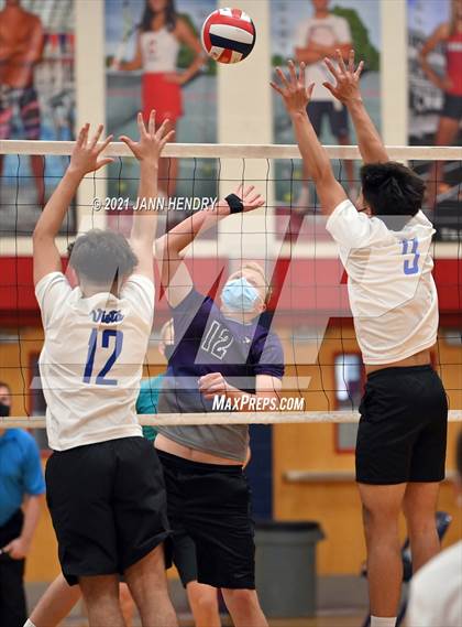 Thumbnail 3 in Silverado vs. Sierra Vista photogallery.
