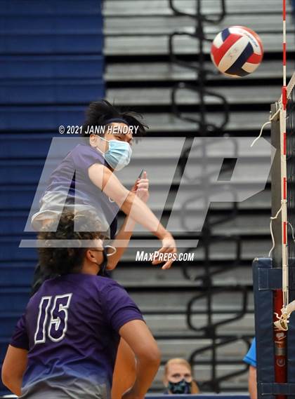 Thumbnail 1 in Silverado vs. Sierra Vista photogallery.