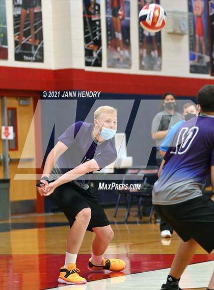 Thumbnail 1 in Silverado vs. Sierra Vista photogallery.