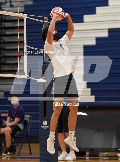 Thumbnail 2 in Silverado vs. Sierra Vista photogallery.