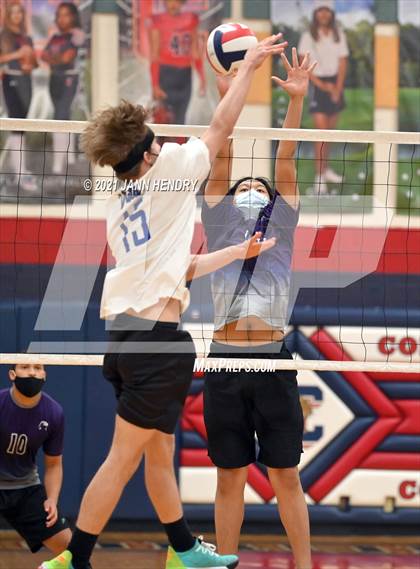 Thumbnail 3 in Silverado vs. Sierra Vista photogallery.