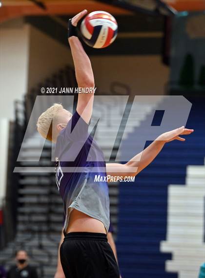 Thumbnail 2 in Silverado vs. Sierra Vista photogallery.