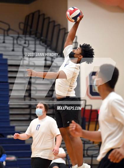 Thumbnail 1 in Silverado vs. Sierra Vista photogallery.
