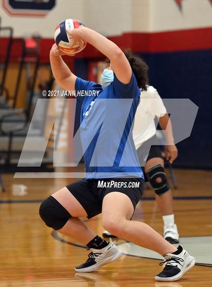 Thumbnail 2 in Silverado vs. Sierra Vista photogallery.