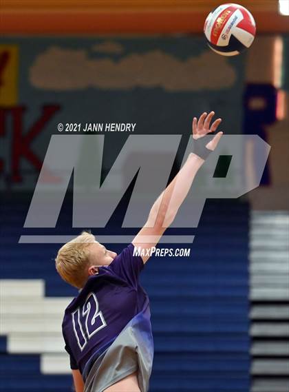 Thumbnail 2 in Silverado vs. Sierra Vista photogallery.