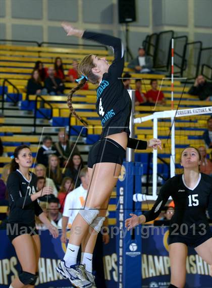 Thumbnail 2 in Archbishop Mitty vs. Santiago (CIF State D2 Final) photogallery.