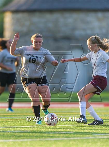 Thumbnail 2 in Tennessee vs. David Crockett (Big 7 Conference Jamboree) photogallery.