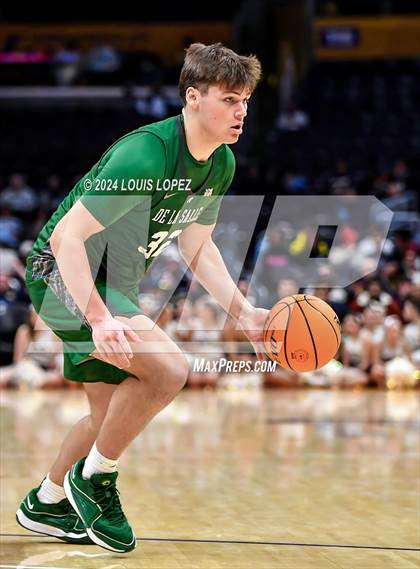 Thumbnail 1 in Notre Dame (SO) vs. De La Salle (Coastal Catholic Classic) photogallery.
