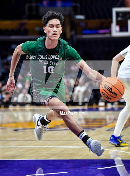 Thumbnail 3 in Notre Dame (SO) vs. De La Salle (Coastal Catholic Classic) photogallery.