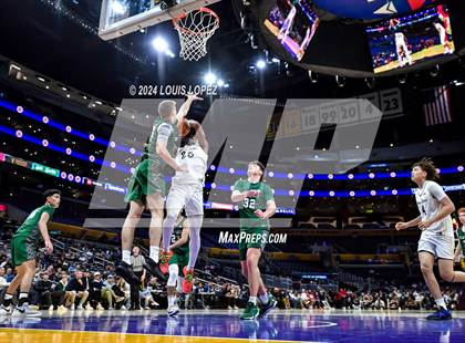 Thumbnail 3 in Notre Dame (SO) vs. De La Salle (Coastal Catholic Classic) photogallery.
