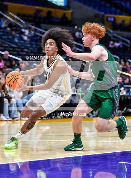 Thumbnail 2 in Notre Dame (SO) vs. De La Salle (Coastal Catholic Classic) photogallery.