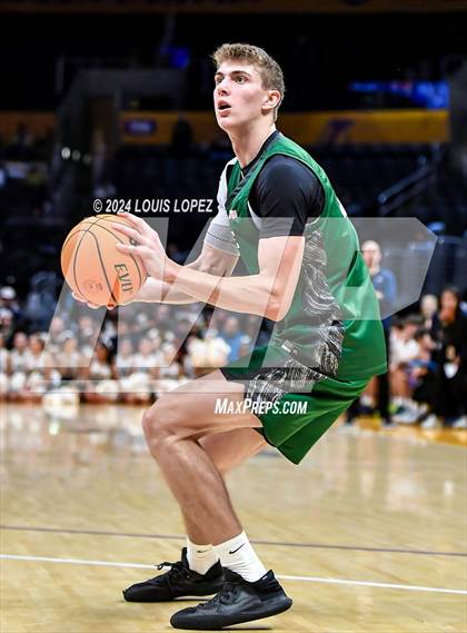 Thumbnail 3 in Notre Dame (SO) vs. De La Salle (Coastal Catholic Classic) photogallery.