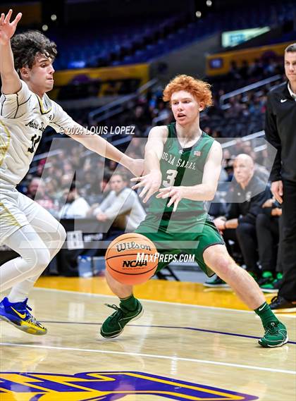 Thumbnail 1 in Notre Dame (SO) vs. De La Salle (Coastal Catholic Classic) photogallery.