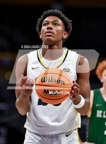 Thumbnail 3 in Notre Dame (SO) vs. De La Salle (Coastal Catholic Classic) photogallery.