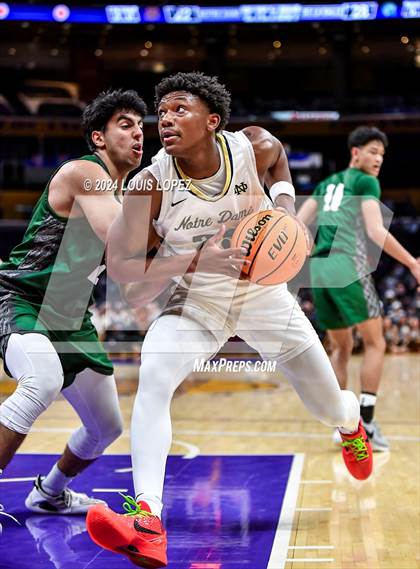 Thumbnail 2 in Notre Dame (SO) vs. De La Salle (Coastal Catholic Classic) photogallery.