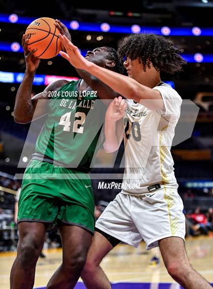 Thumbnail 1 in Notre Dame (SO) vs. De La Salle (Coastal Catholic Classic) photogallery.