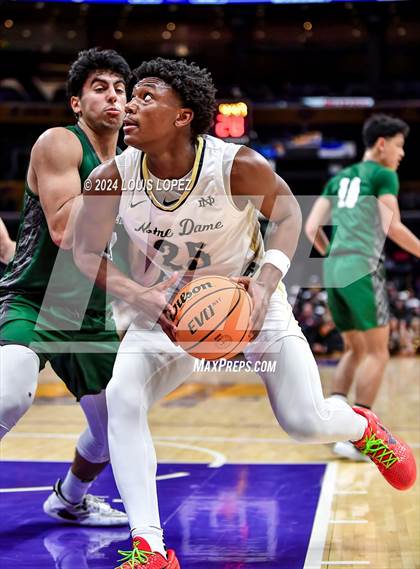 Thumbnail 3 in Notre Dame (SO) vs. De La Salle (Coastal Catholic Classic) photogallery.
