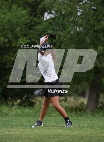 Thumbnail 3 in UIL 5A Girls Golf Finals photogallery.