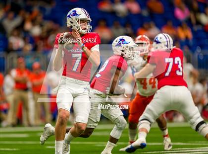 Thumbnail 3 in Westlake vs United (UIL 6A D1 regional playoffs) photogallery.