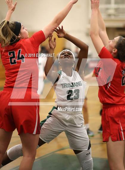 Thumbnail 2 in Castro Valley vs. Carondelet photogallery.