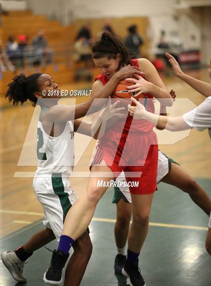 Thumbnail 2 in Castro Valley vs. Carondelet photogallery.