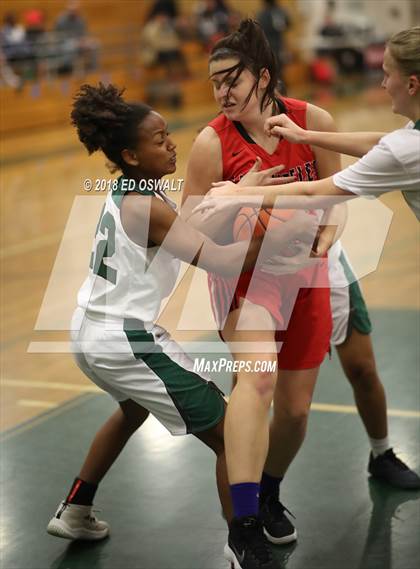 Thumbnail 1 in Castro Valley vs. Carondelet photogallery.