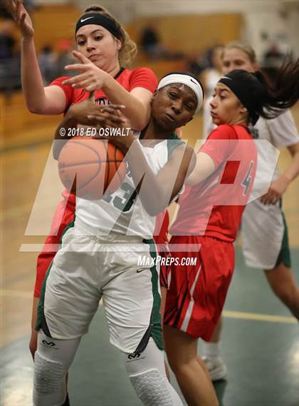 Thumbnail 2 in Castro Valley vs. Carondelet photogallery.