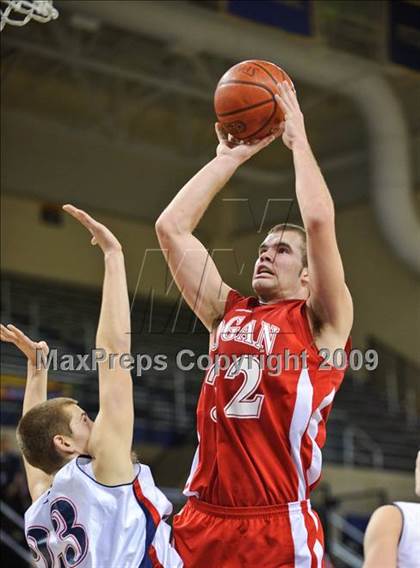 Thumbnail 3 in LaCrosse Logan vs. Appleton East (Converse Eastbay Classic) photogallery.