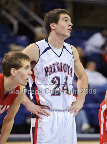 Thumbnail 2 in LaCrosse Logan vs. Appleton East (Converse Eastbay Classic) photogallery.
