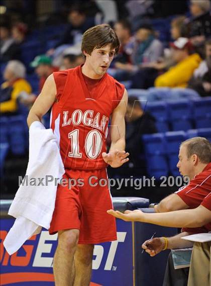 Thumbnail 2 in LaCrosse Logan vs. Appleton East (Converse Eastbay Classic) photogallery.