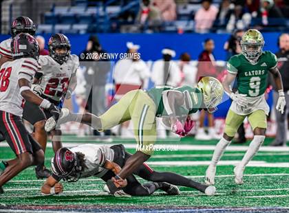 Thumbnail 1 in Warner Robins vs. Ware County (GHSA 5A Championship) photogallery.