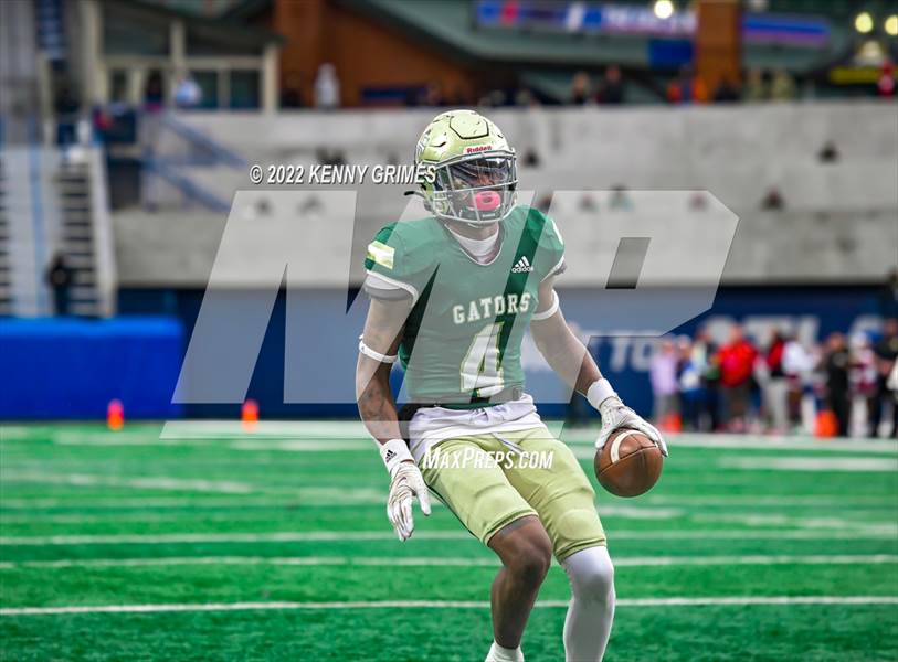 Photo 4 in the Warner Robins vs. Ware County (GHSA 5A Championship