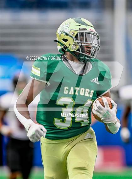 Thumbnail 2 in Warner Robins vs. Ware County (GHSA 5A Championship) photogallery.