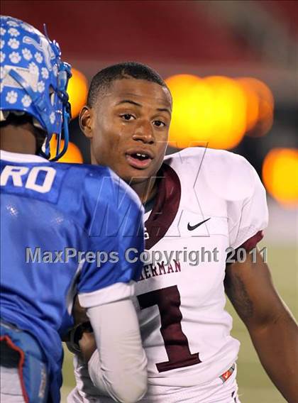 Thumbnail 2 in Tyler vs. Sherman (4A Division 1 Region 2 Quarterfinals) photogallery.