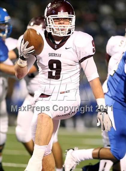 Thumbnail 2 in Tyler vs. Sherman (4A Division 1 Region 2 Quarterfinals) photogallery.