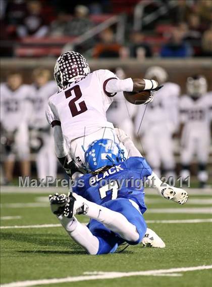 Thumbnail 2 in Tyler vs. Sherman (4A Division 1 Region 2 Quarterfinals) photogallery.