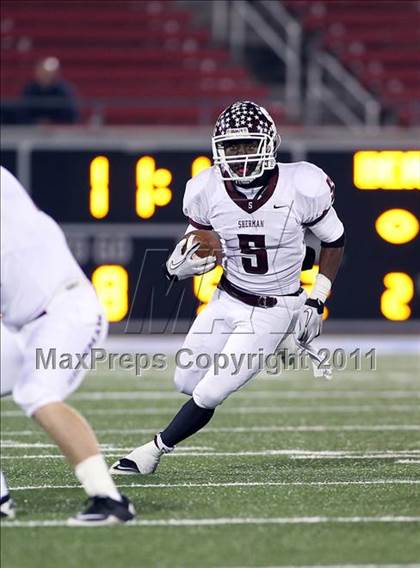Thumbnail 2 in Tyler vs. Sherman (4A Division 1 Region 2 Quarterfinals) photogallery.