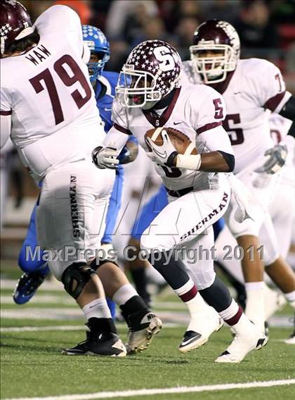 Thumbnail 2 in Tyler vs. Sherman (4A Division 1 Region 2 Quarterfinals) photogallery.