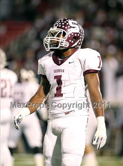 Thumbnail 1 in Tyler vs. Sherman (4A Division 1 Region 2 Quarterfinals) photogallery.