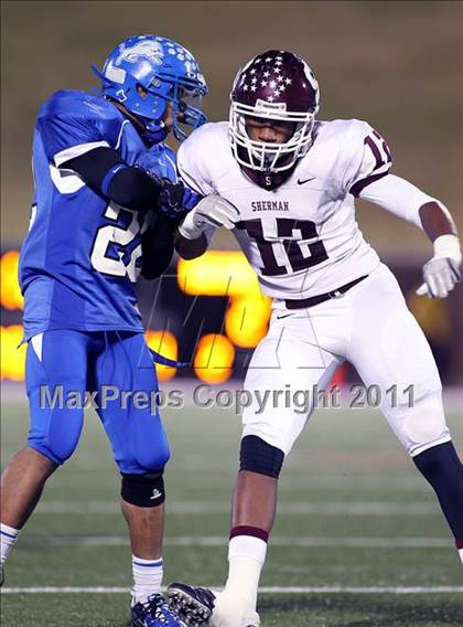 Thumbnail 2 in Tyler vs. Sherman (4A Division 1 Region 2 Quarterfinals) photogallery.