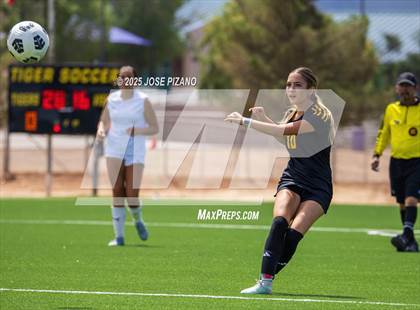 Thumbnail 1 in Valencia @ Alamogordo photogallery.