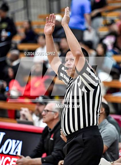 Thumbnail 3 in JSerra Catholic vs. St. Augustine (Nike Extravaganza) photogallery.