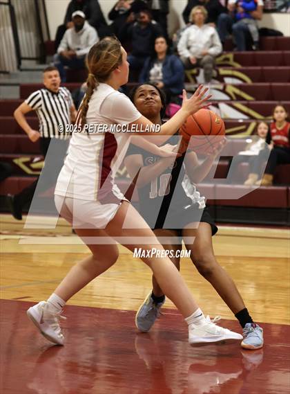 Thumbnail 2 in Newburyport vs. Springfield International Charter School (MIAA Division 3 Round of 32)  photogallery.