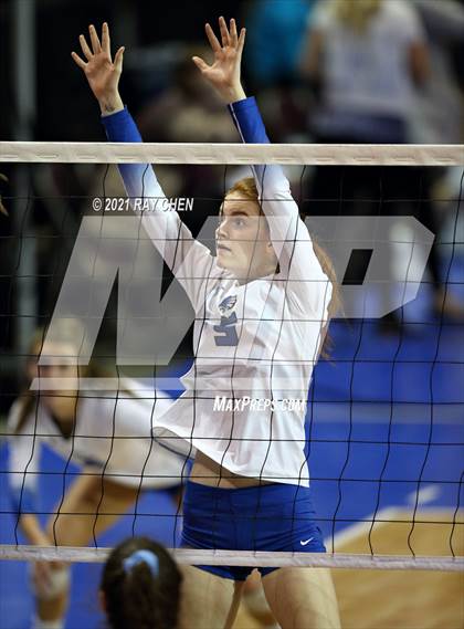 Thumbnail 3 in Broomfield vs. Pueblo West (CHSAA 5A State M7) photogallery.