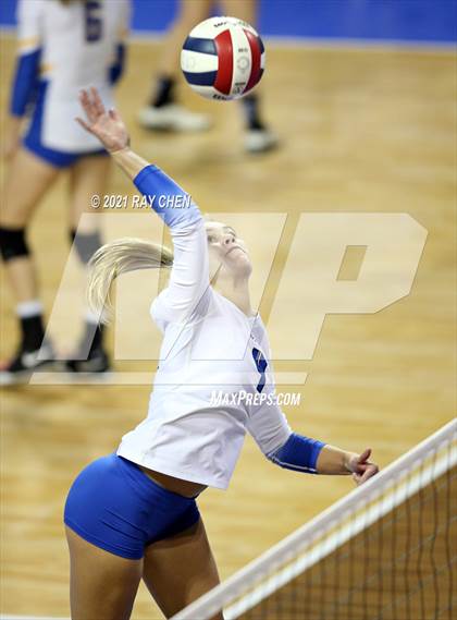 Thumbnail 1 in Broomfield vs. Pueblo West (CHSAA 5A State M7) photogallery.