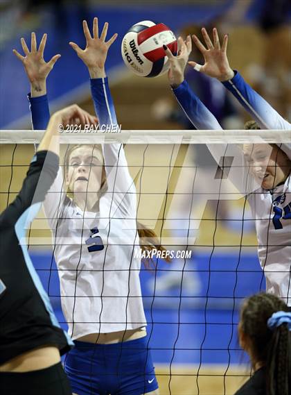 Thumbnail 2 in Broomfield vs. Pueblo West (CHSAA 5A State M7) photogallery.